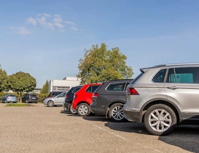 LETÍM BRNO II - parking lotnisko Brno-Tuřany (BRQ) - zdjęcie 2
